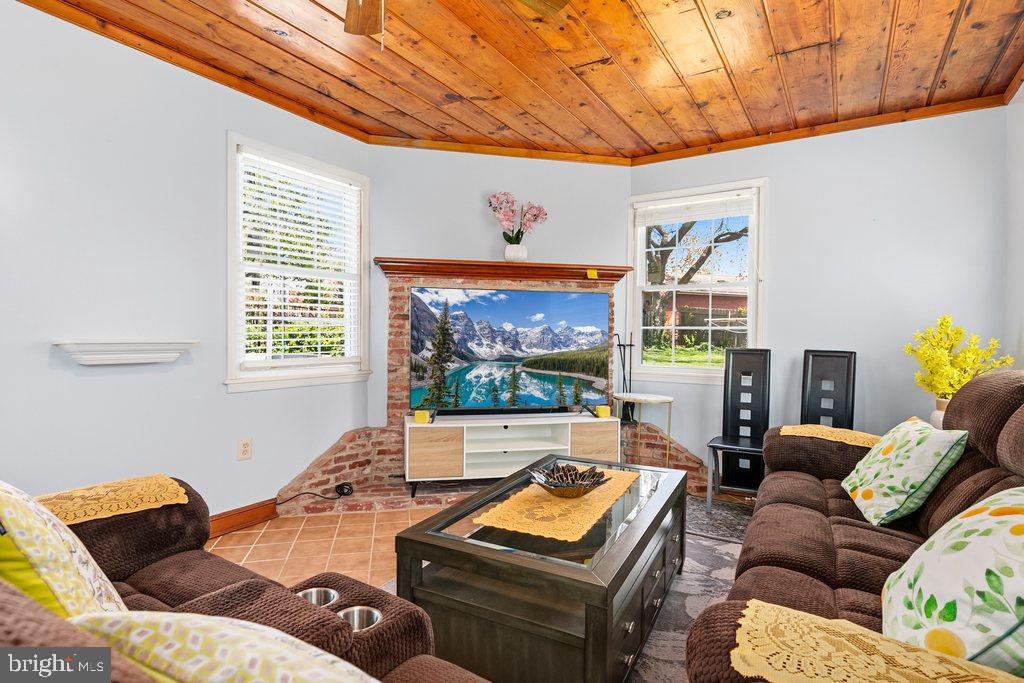 WHEATON FOREST - Residential