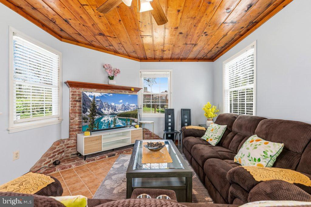 WHEATON FOREST - Residential