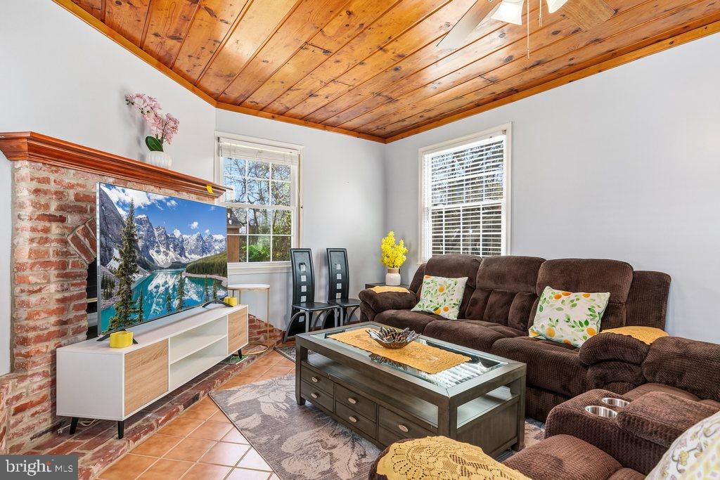 WHEATON FOREST - Residential