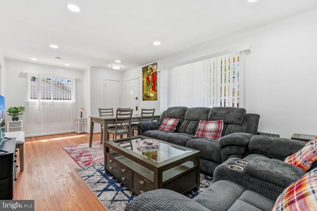 WHEATON FOREST - Residential