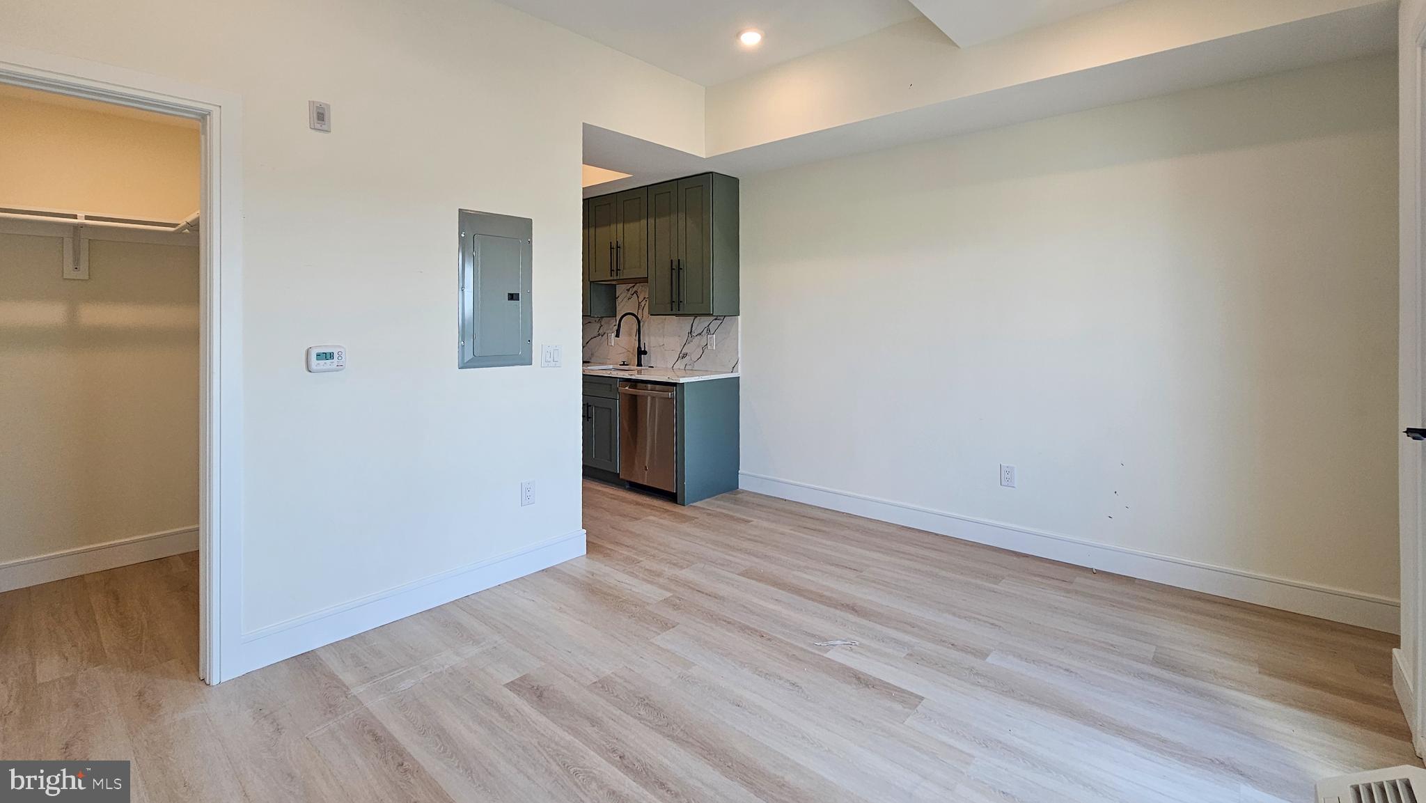 KENSINGTON - Residential Lease