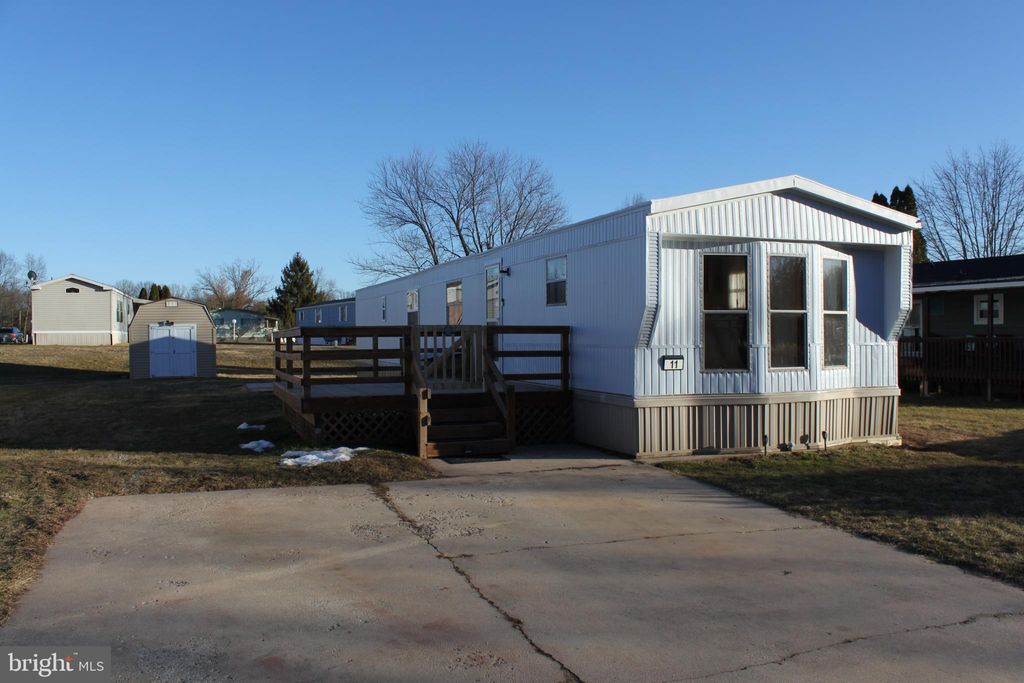 Photo of 11 Misty Lane, MIDDLETOWN, PA 17057 (MLS # PADA2056514)