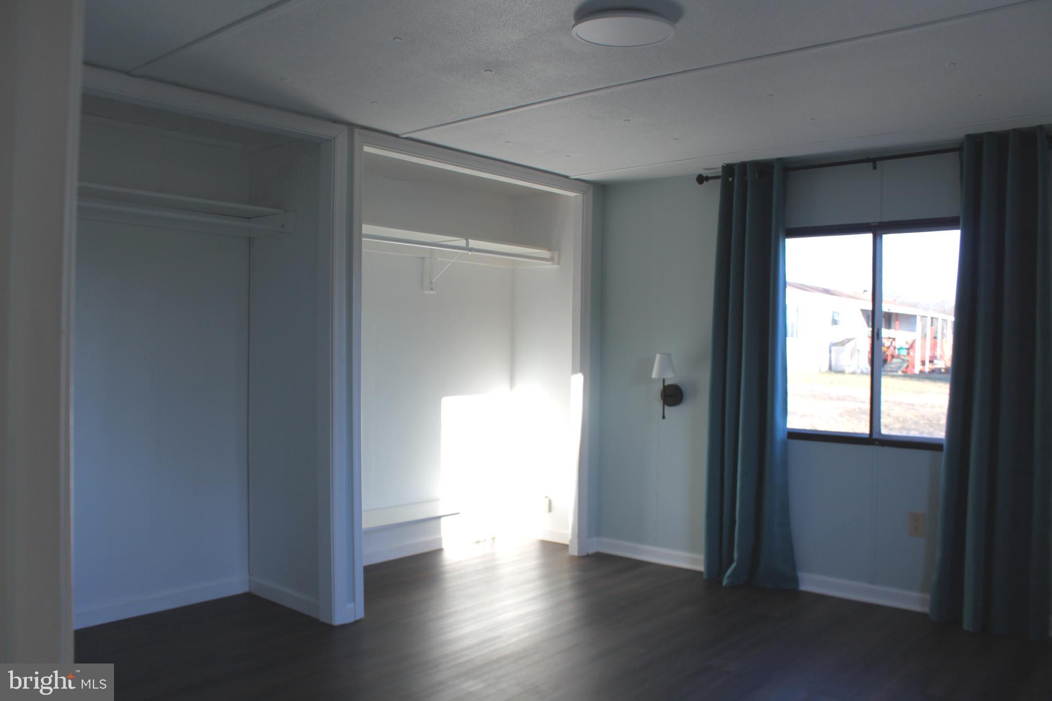 PINE MANOR - Residential