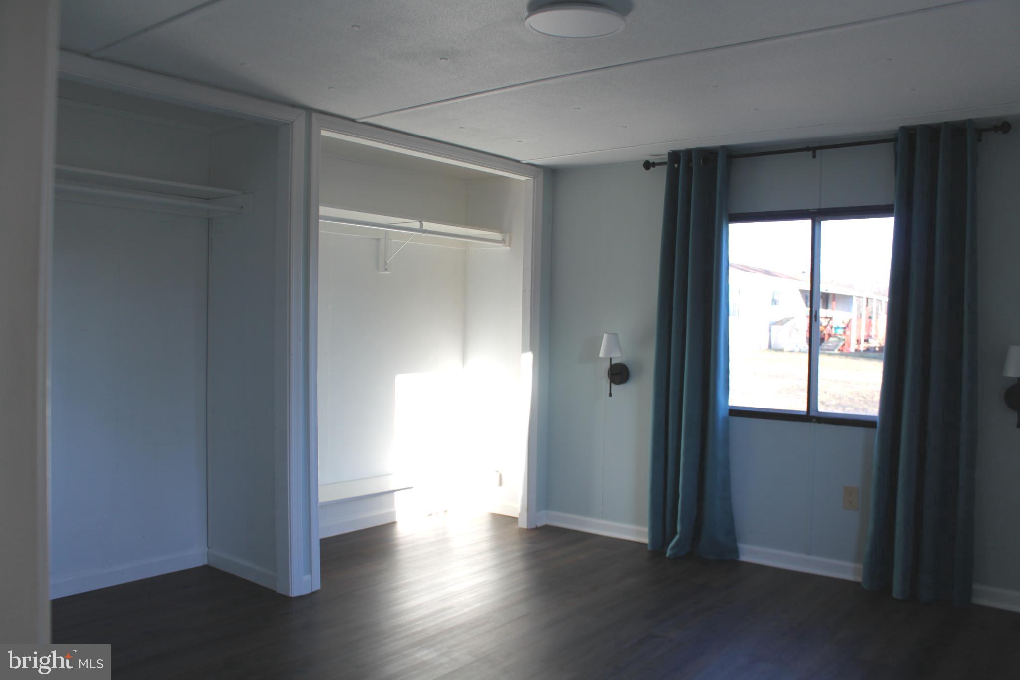 PINE MANOR - Residential