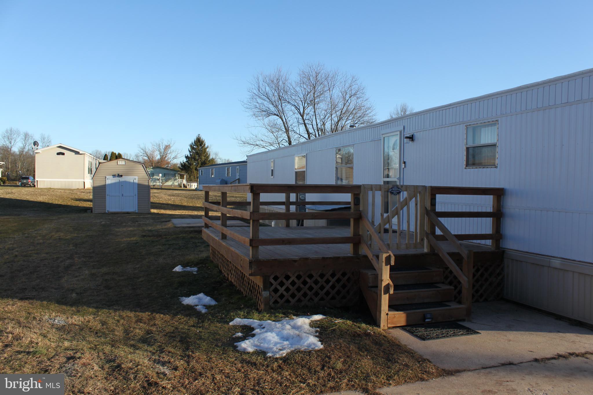 PINE MANOR - Residential