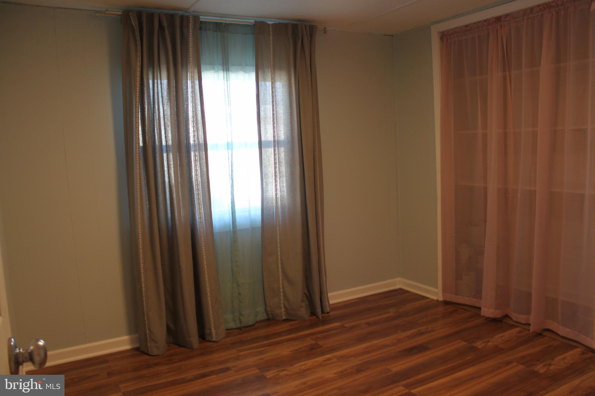 PINE MANOR - Residential