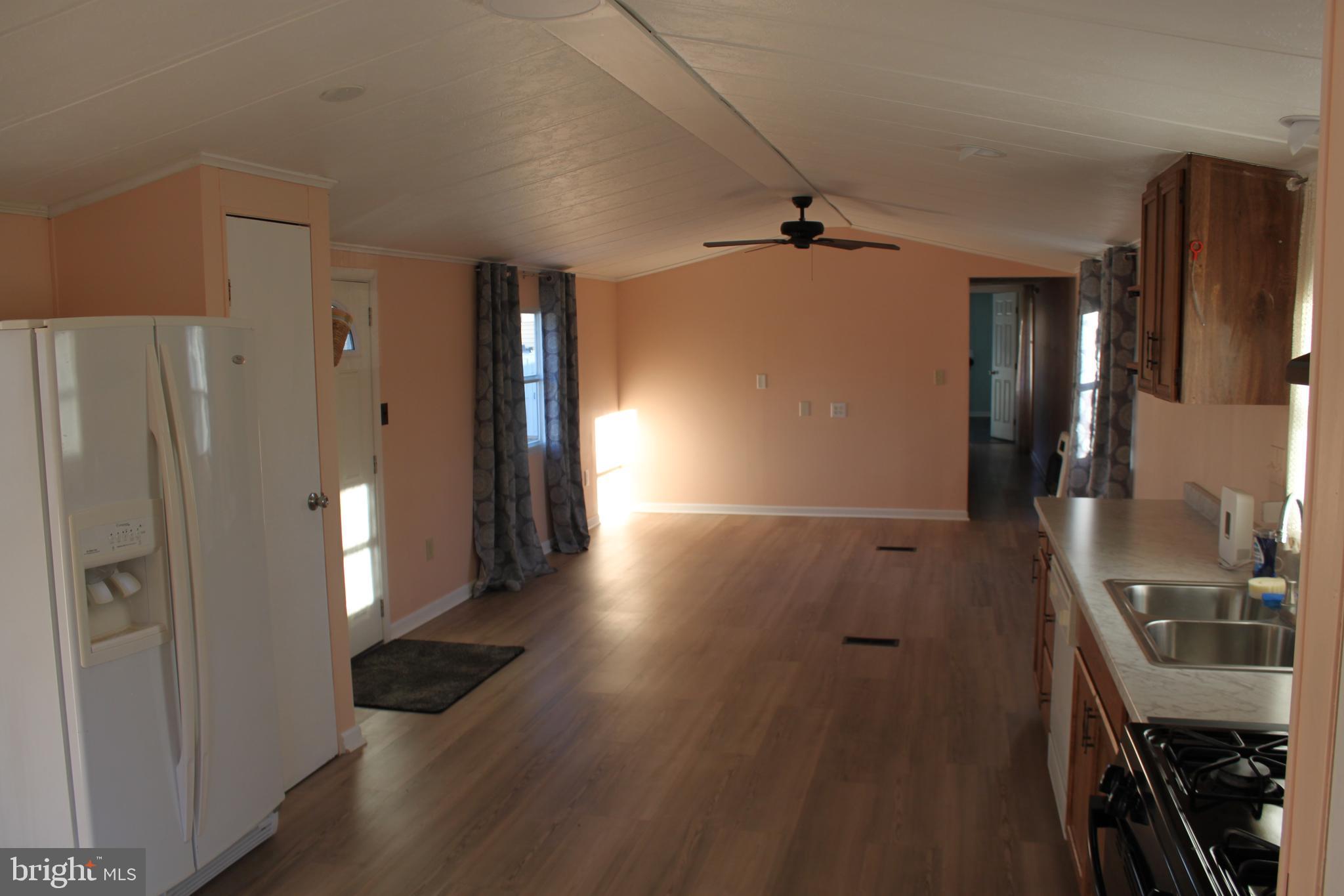 PINE MANOR - Residential