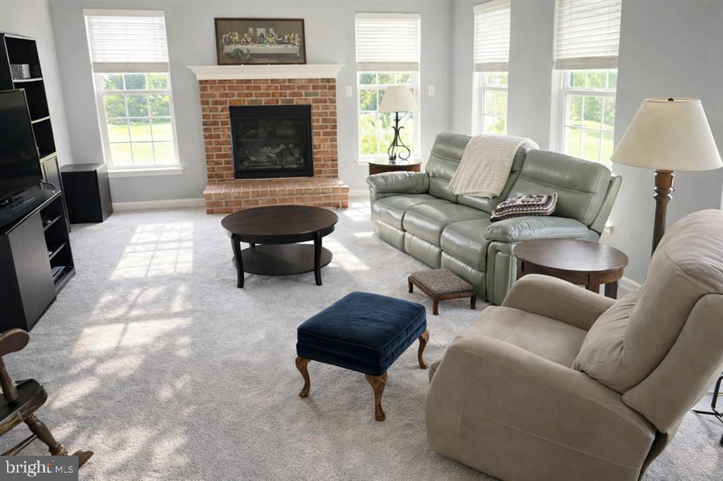 2521 KAREN WAY