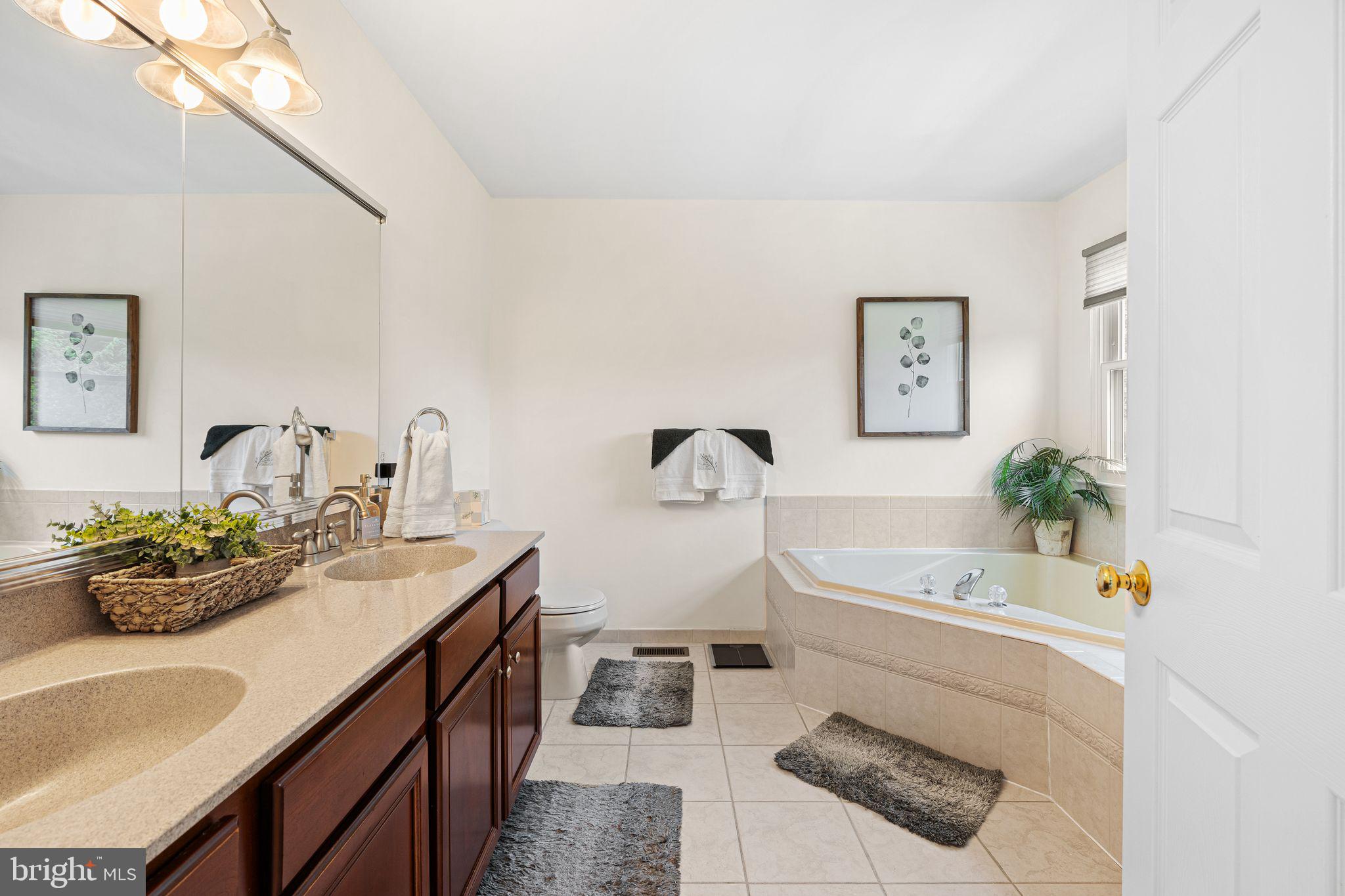 WILSHIRE GLEN - Residential