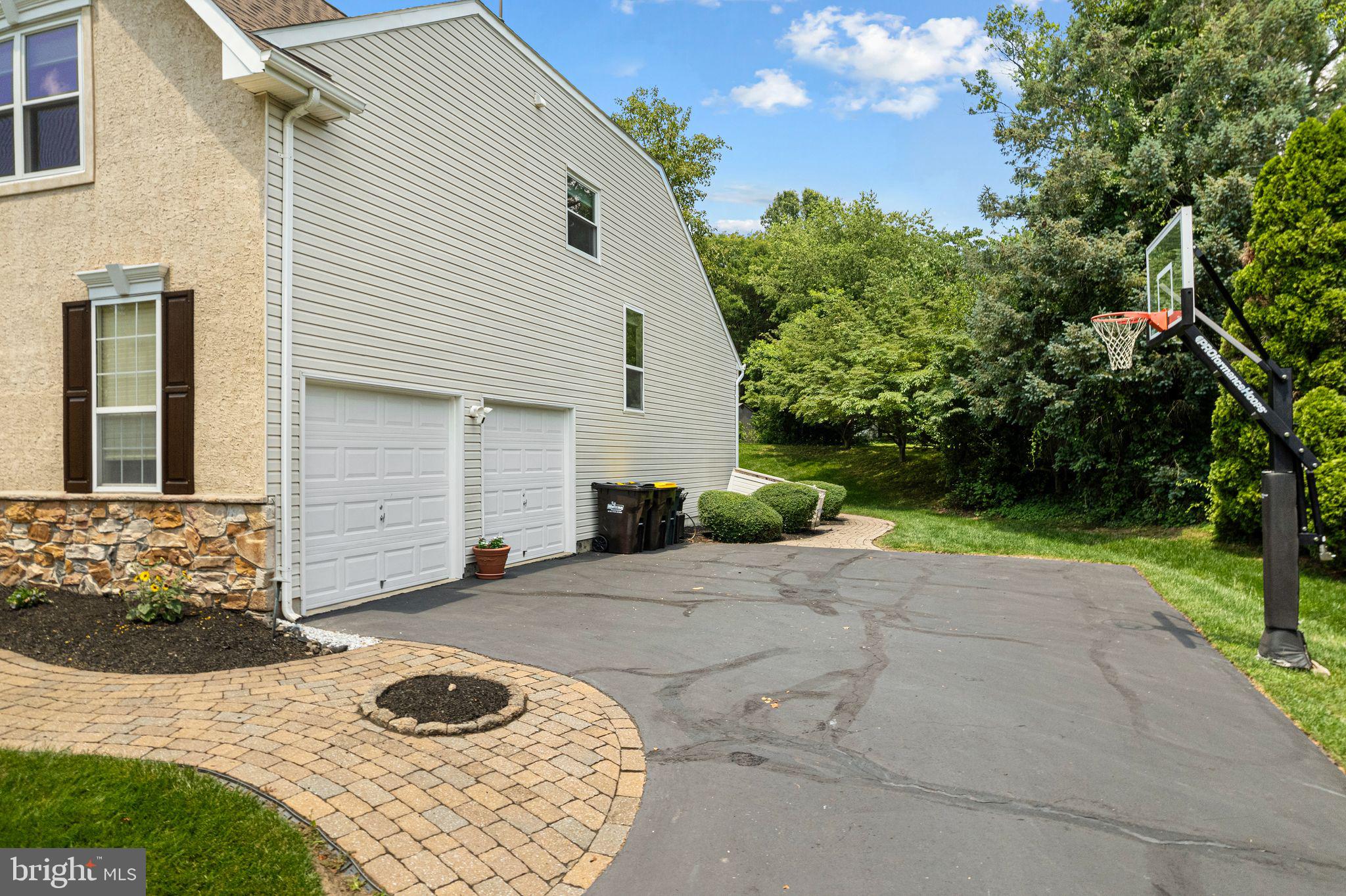 WILSHIRE GLEN - Residential