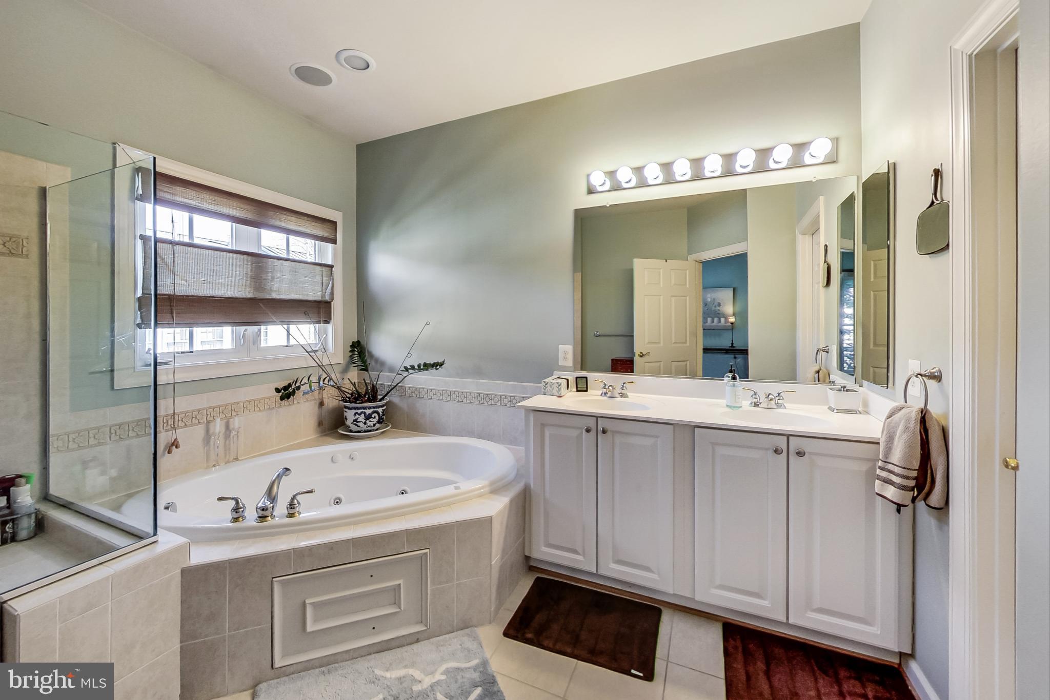 MAPLE RIDGE - Residential