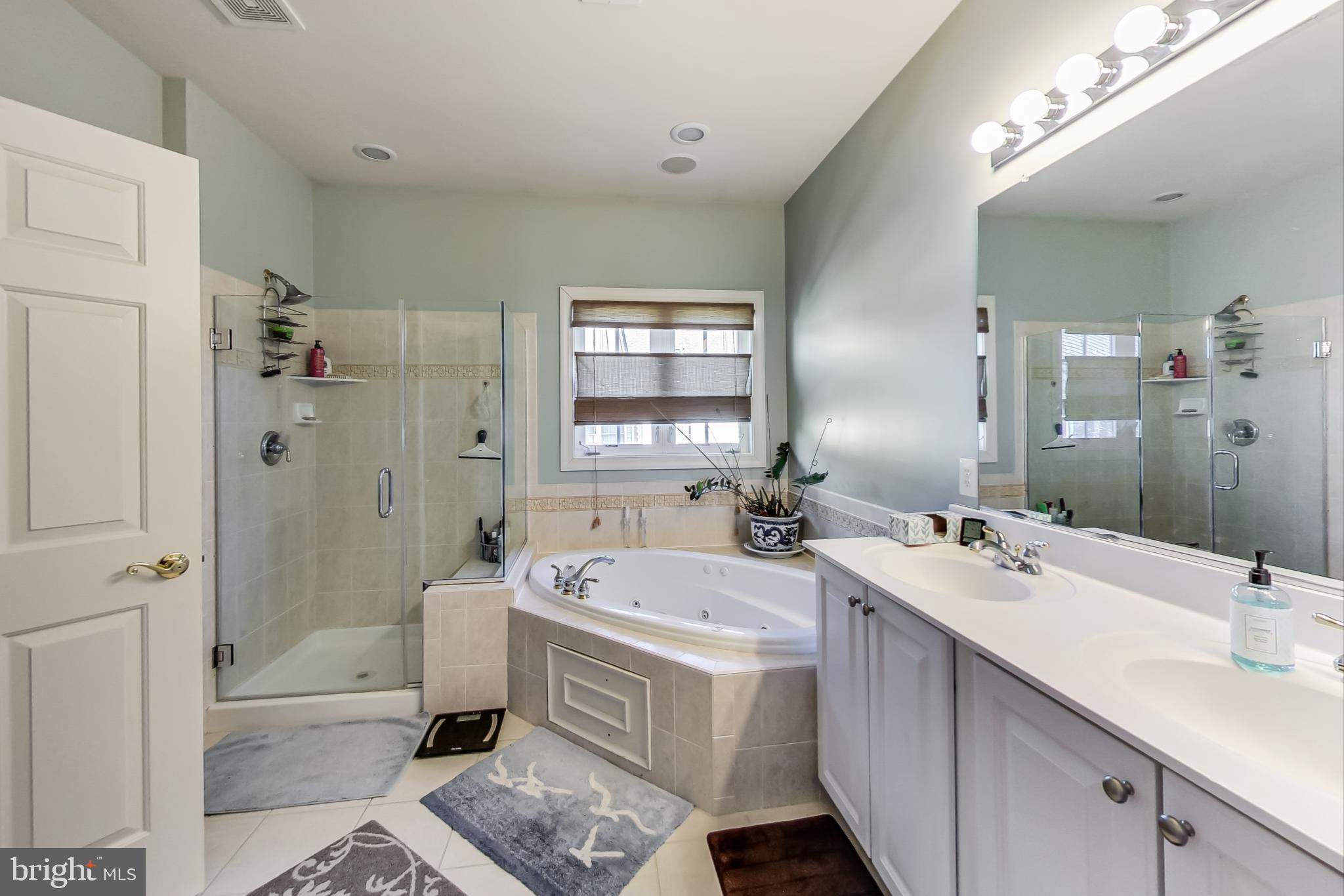 MAPLE RIDGE - Residential