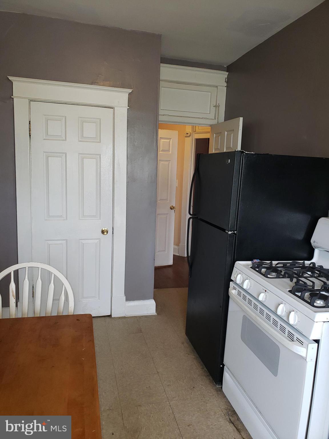 ALBEMARLE SQUARE - Residential