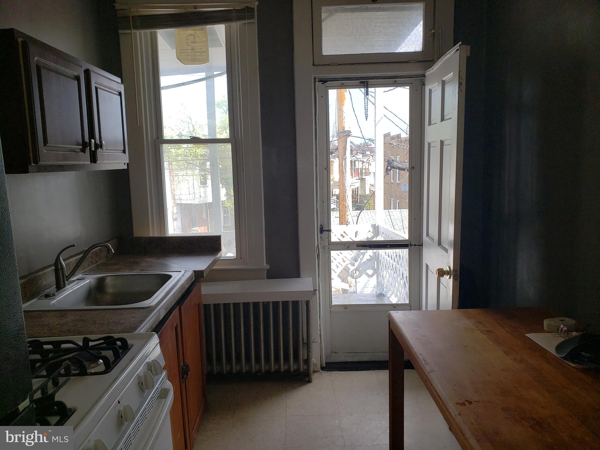 ALBEMARLE SQUARE - Residential