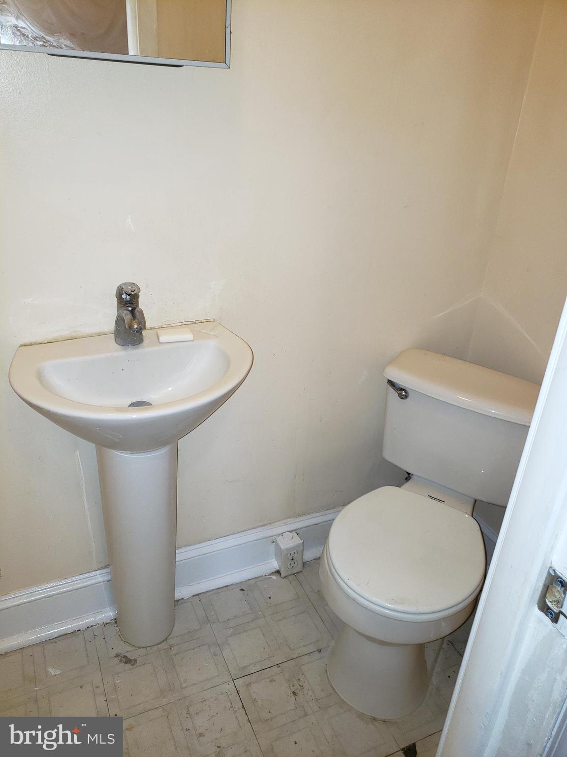 ALBEMARLE SQUARE - Residential