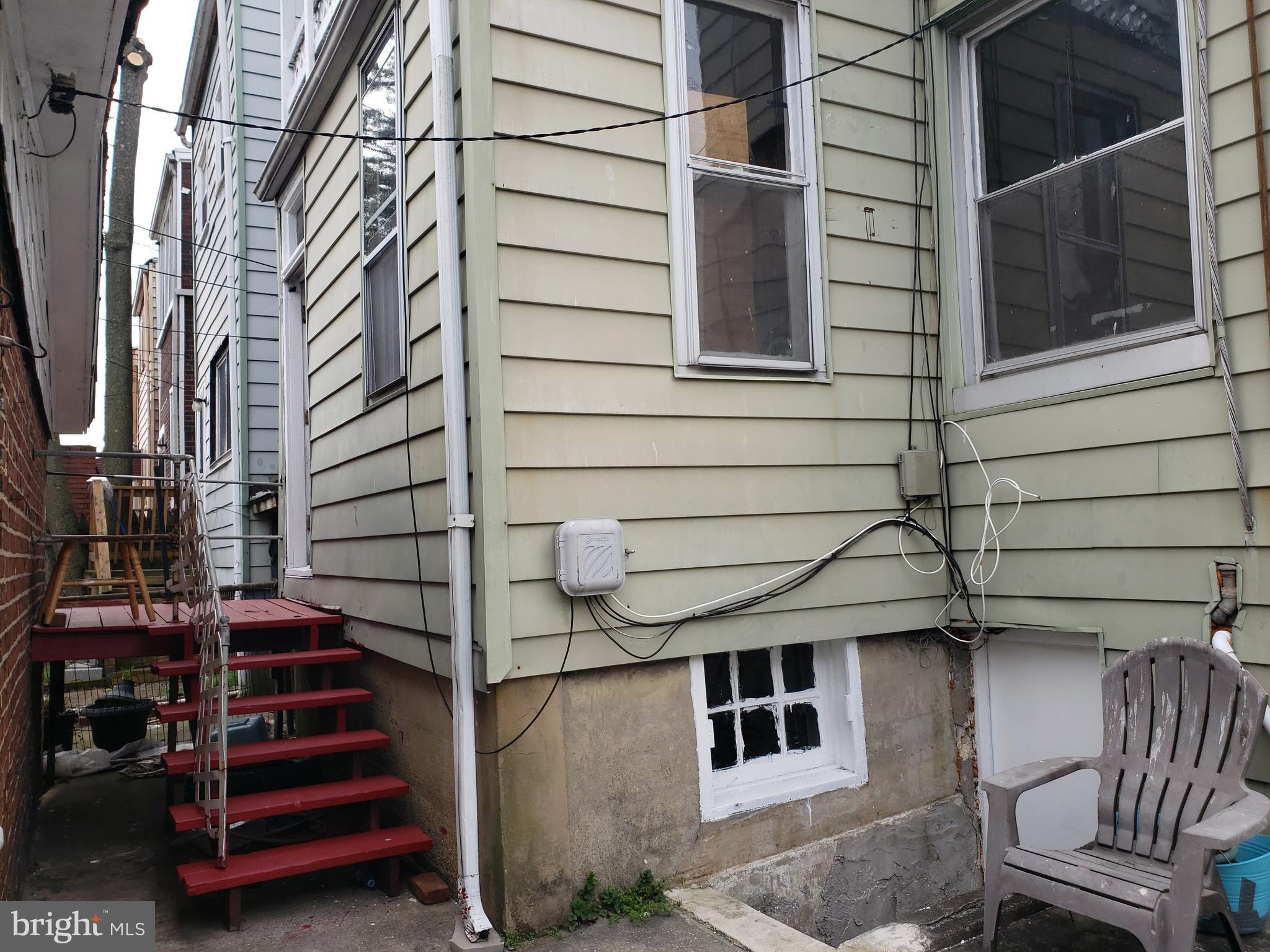 ALBEMARLE SQUARE - Residential