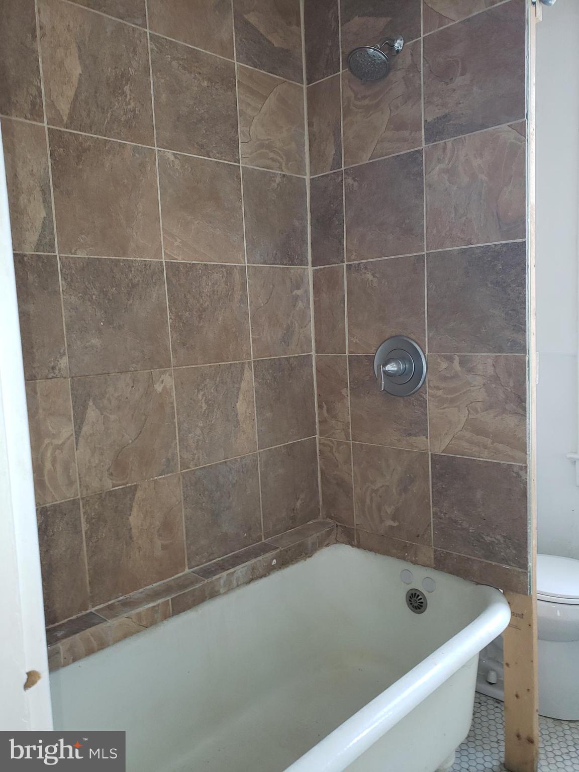 ALBEMARLE SQUARE - Residential