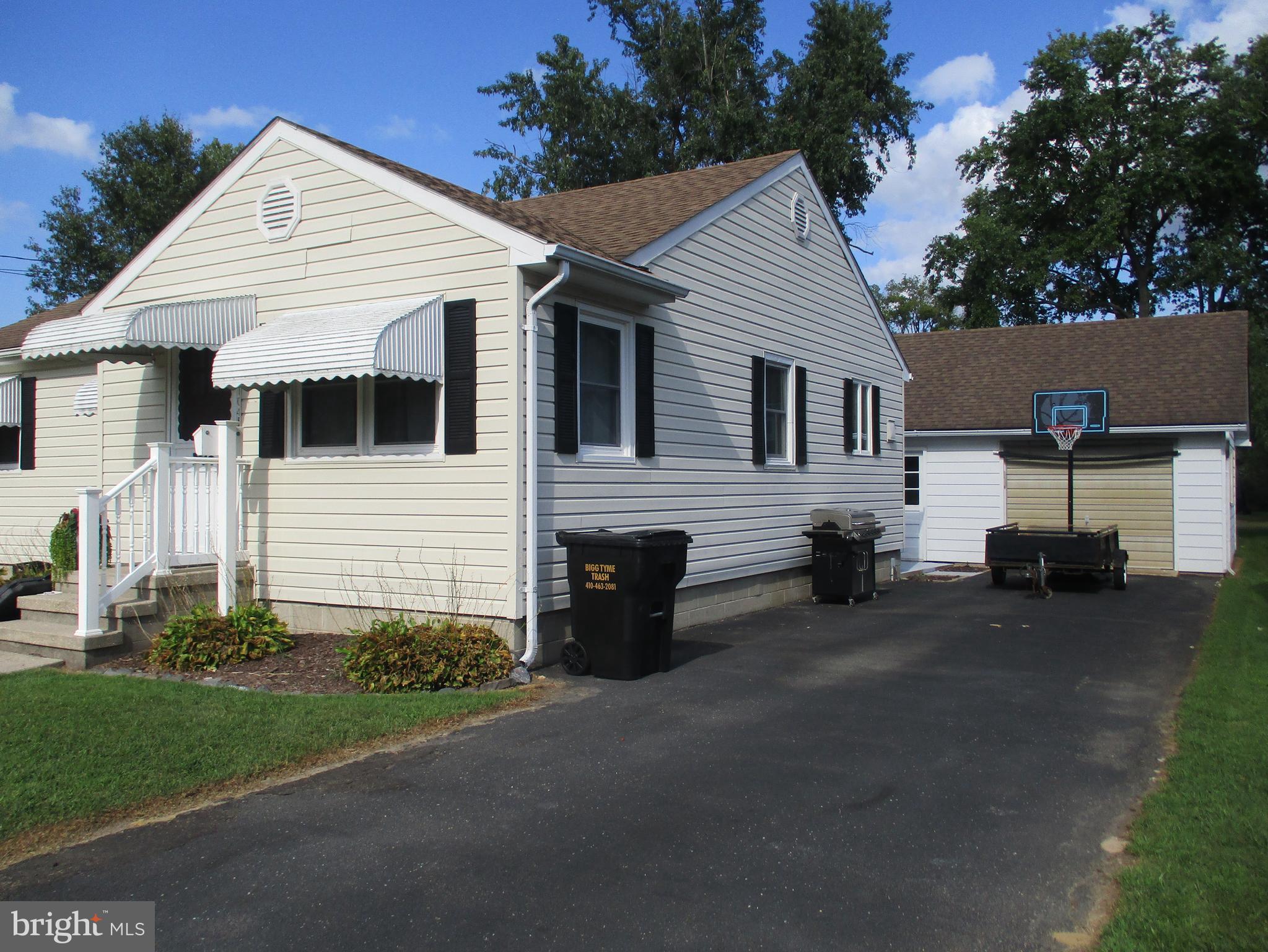 104 UNIVERSITY AVENUE