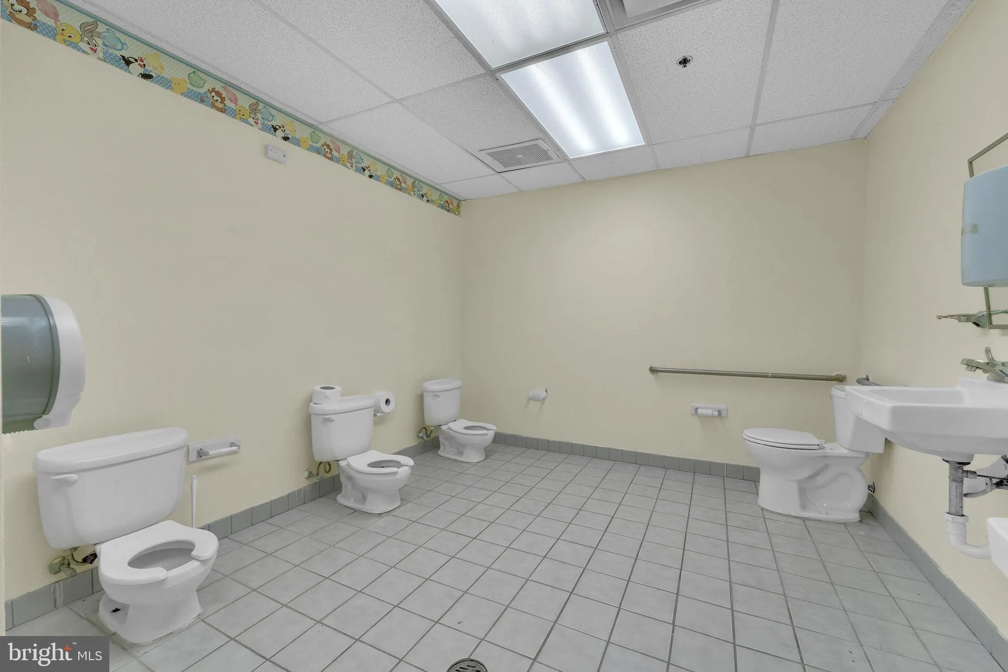 Additional image 74 of 325 Vine Street, Camden, NJ 08102