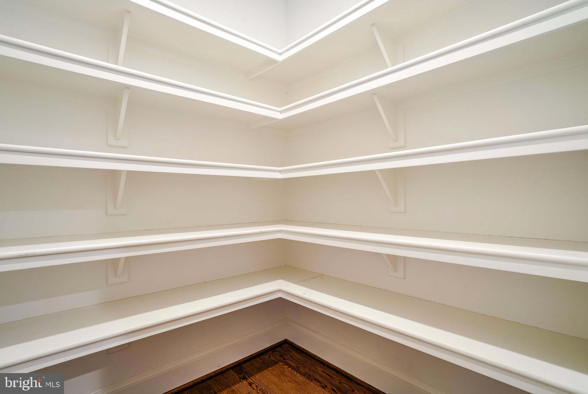 VIENNA WOODS - Residential