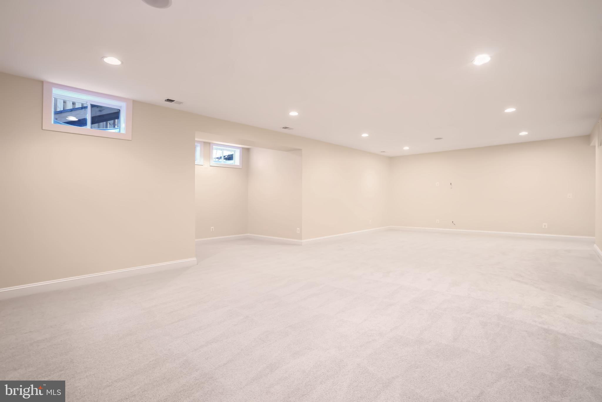 VIENNA WOODS - Residential