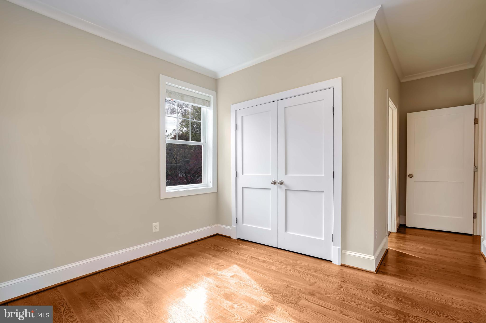 VIENNA WOODS - Residential