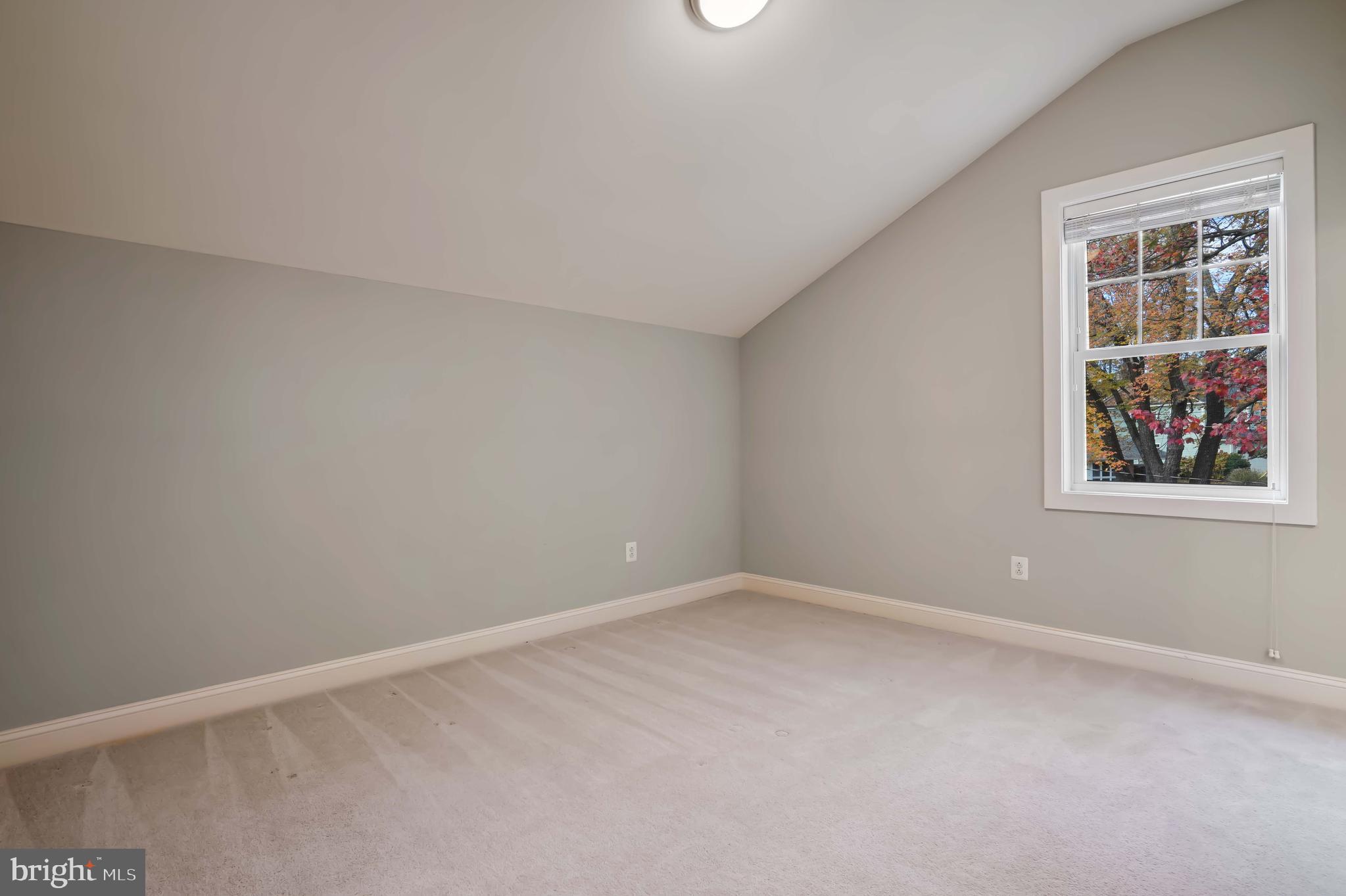 VIENNA WOODS - Residential