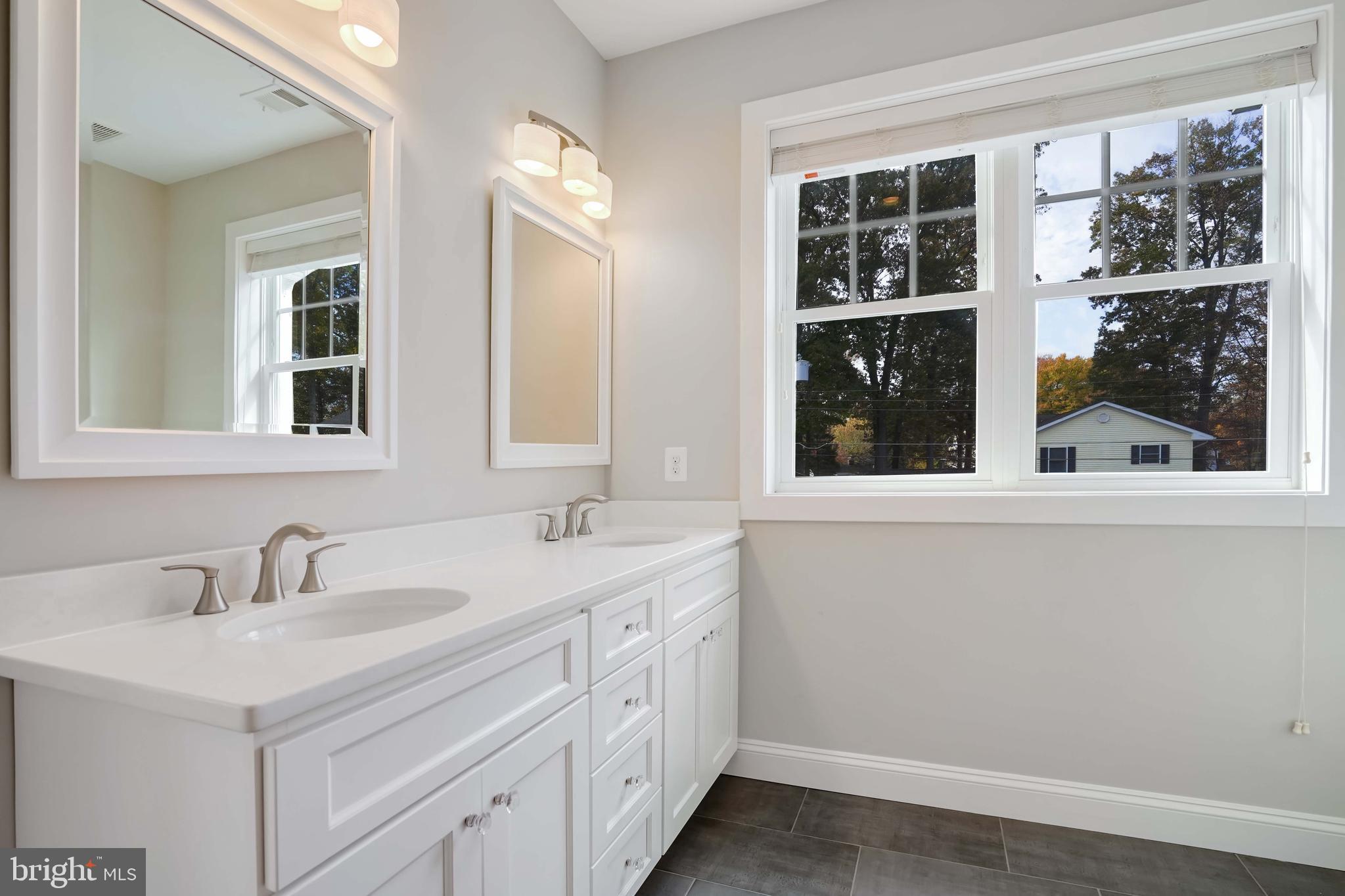 VIENNA WOODS - Residential