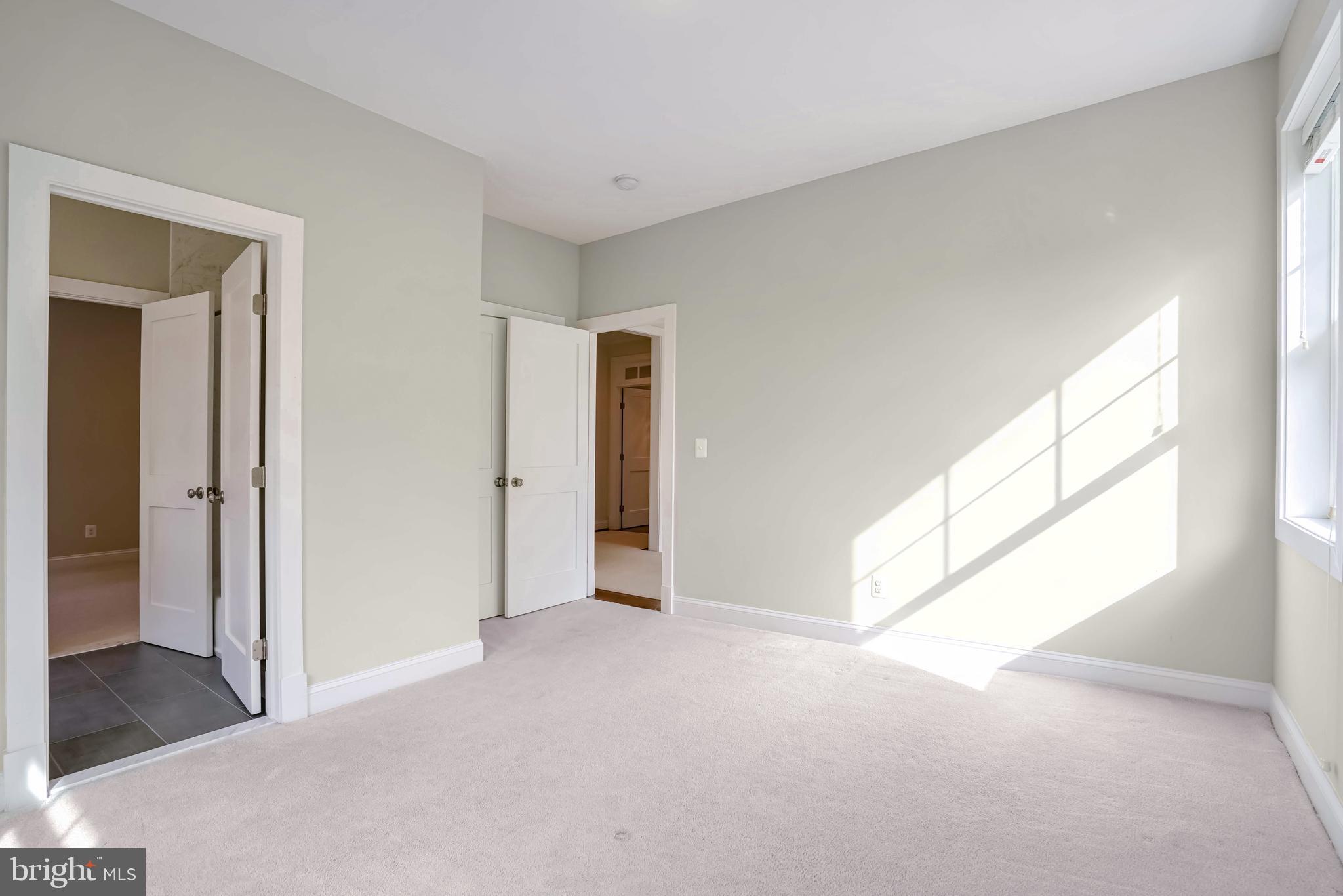 VIENNA WOODS - Residential