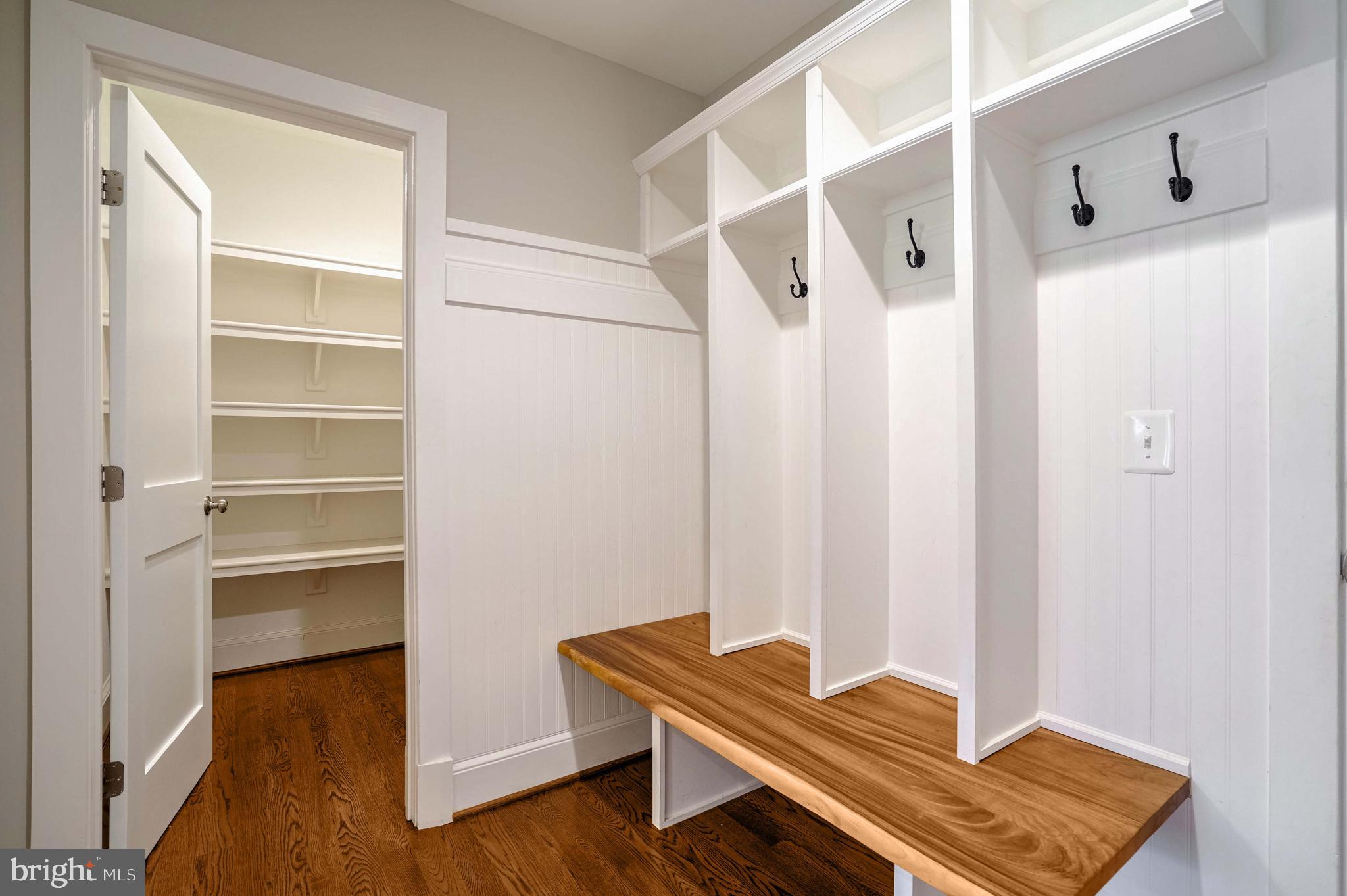 VIENNA WOODS - Residential