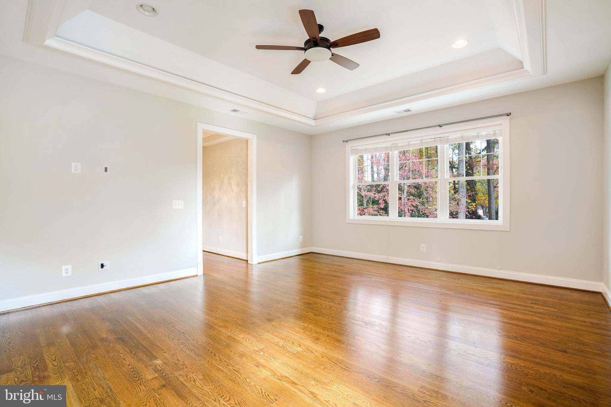 VIENNA WOODS - Residential