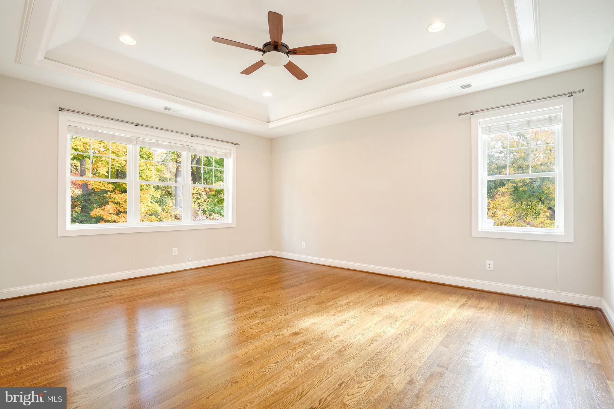 VIENNA WOODS - Residential