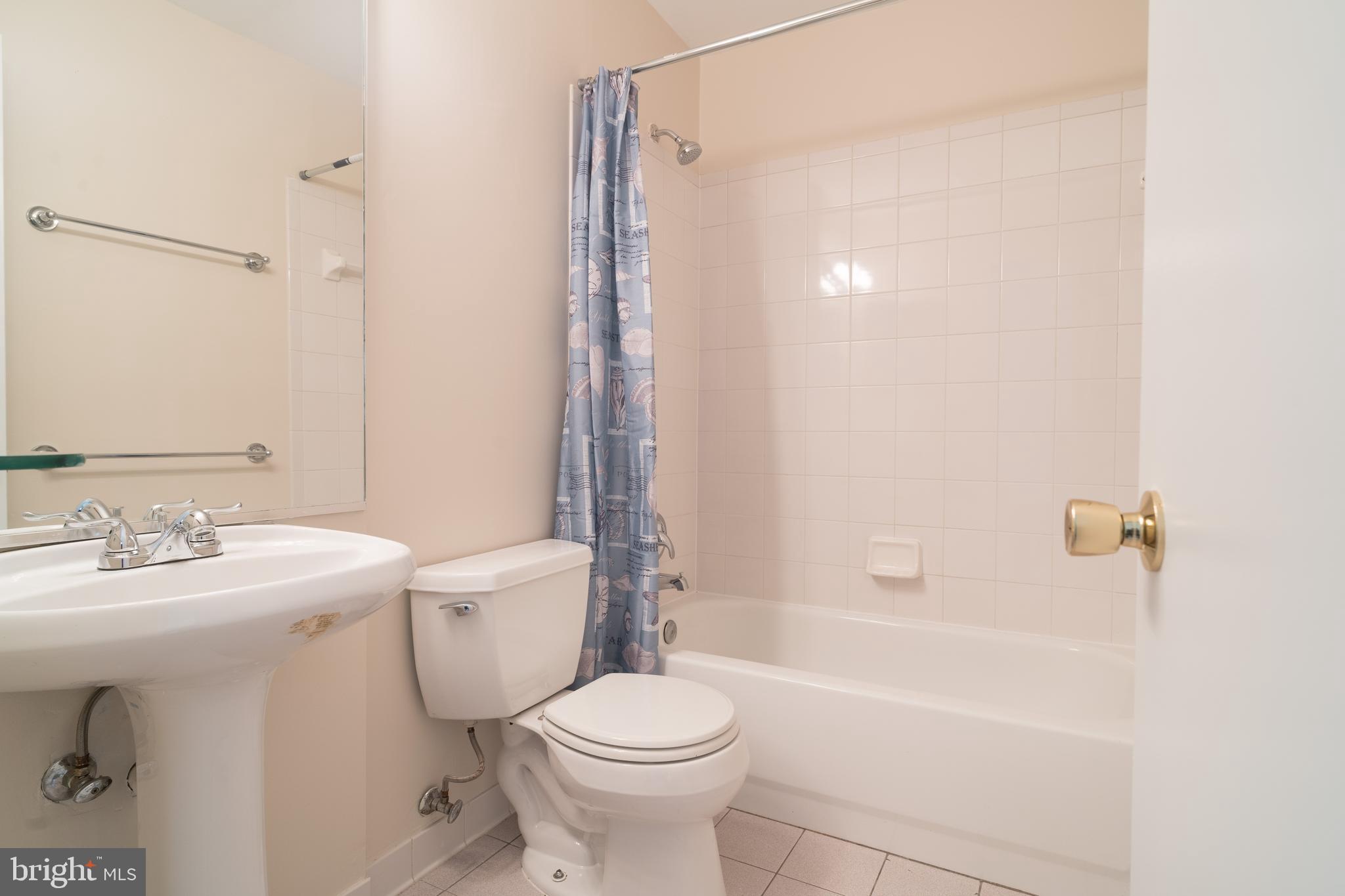 BOSTON RIDGE - Residential