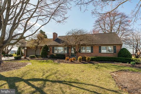 904 W MAIN STREET NEW HOLLAND PA 17557