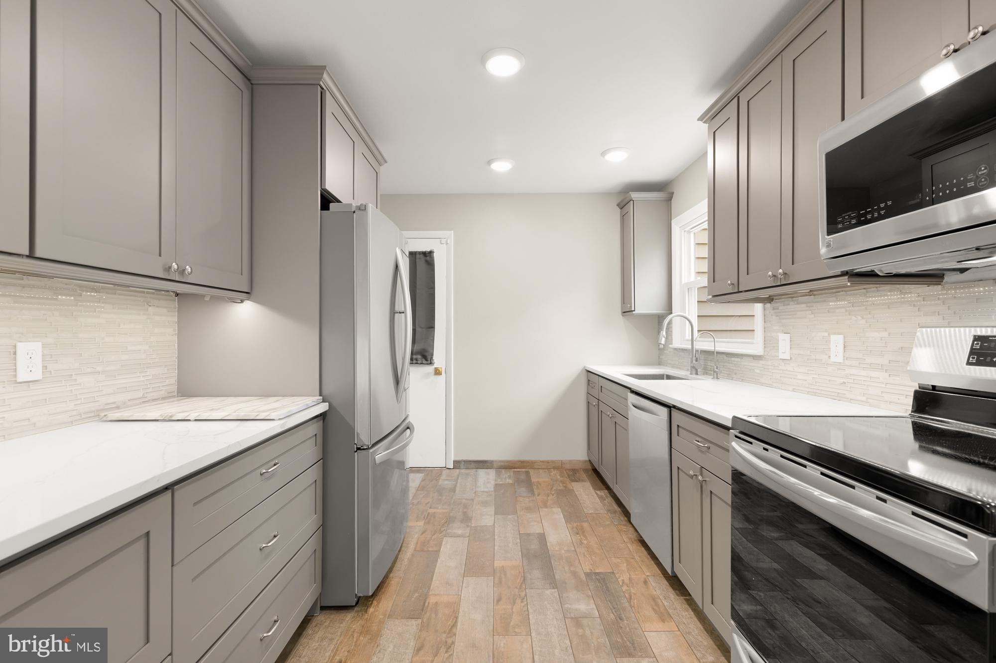 ROLLING VALLEY - Residential