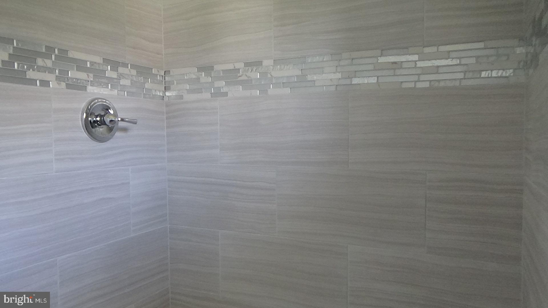 SKYLINE - Residential Lease