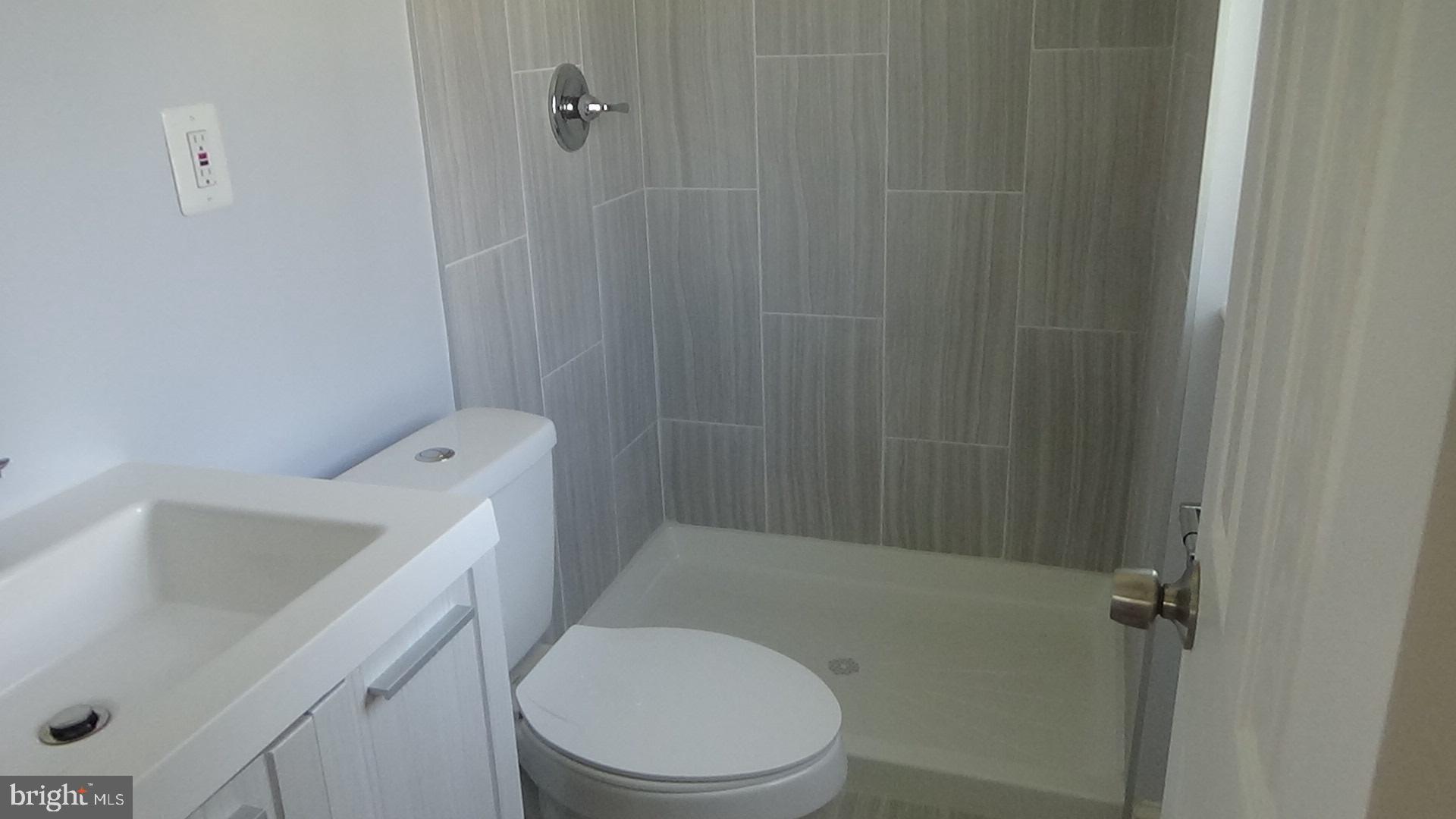 SKYLINE - Residential Lease