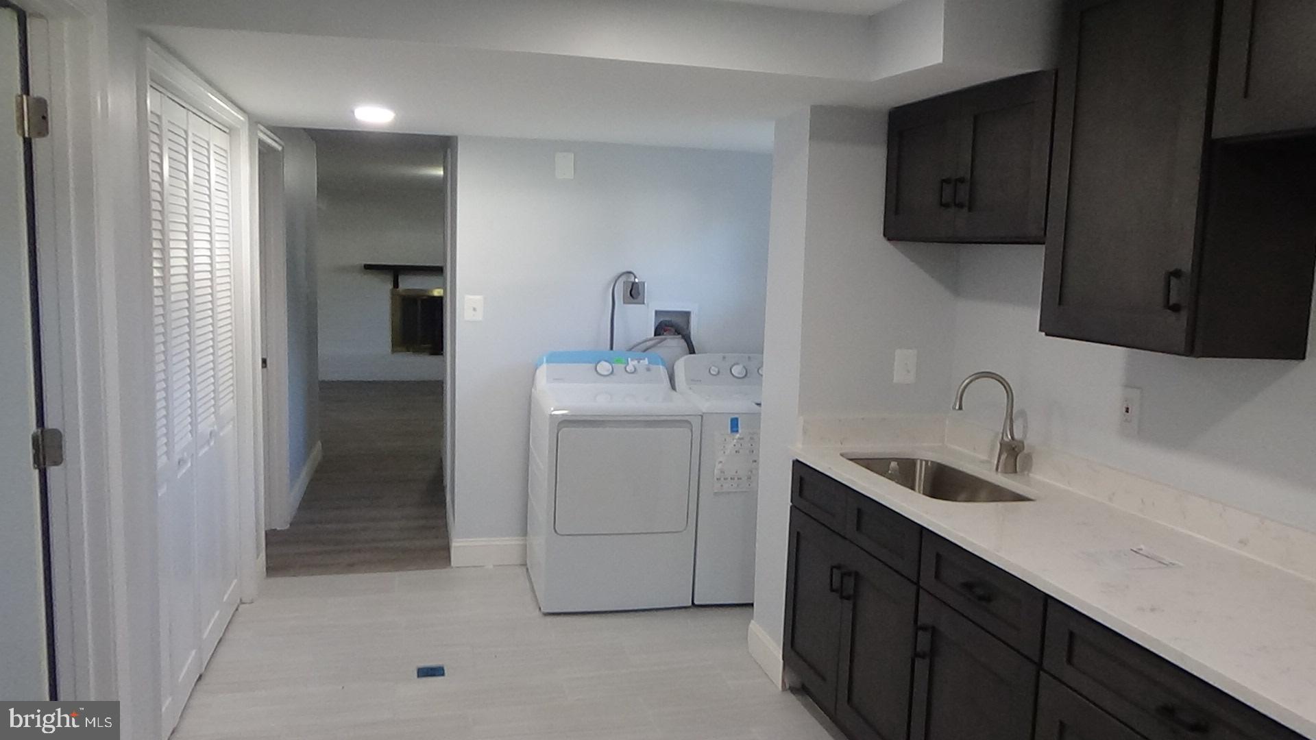 SKYLINE - Residential Lease