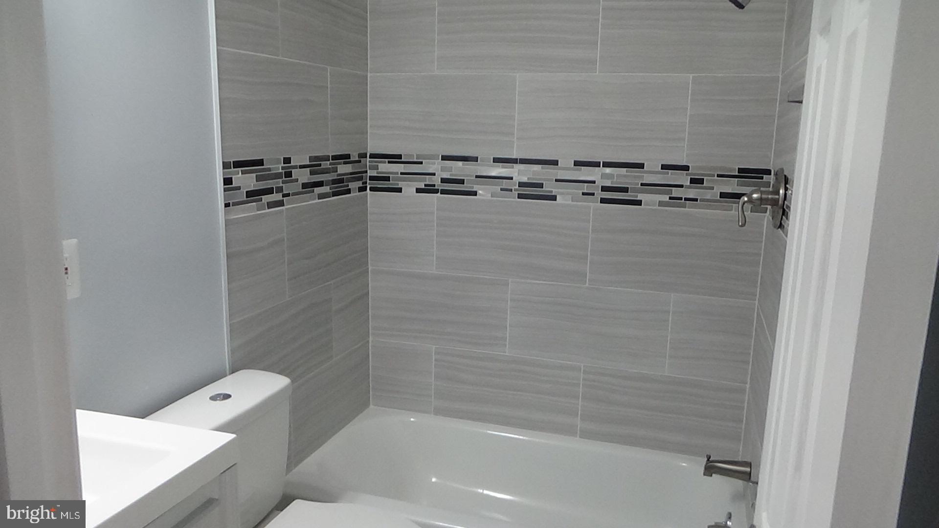 SKYLINE - Residential Lease