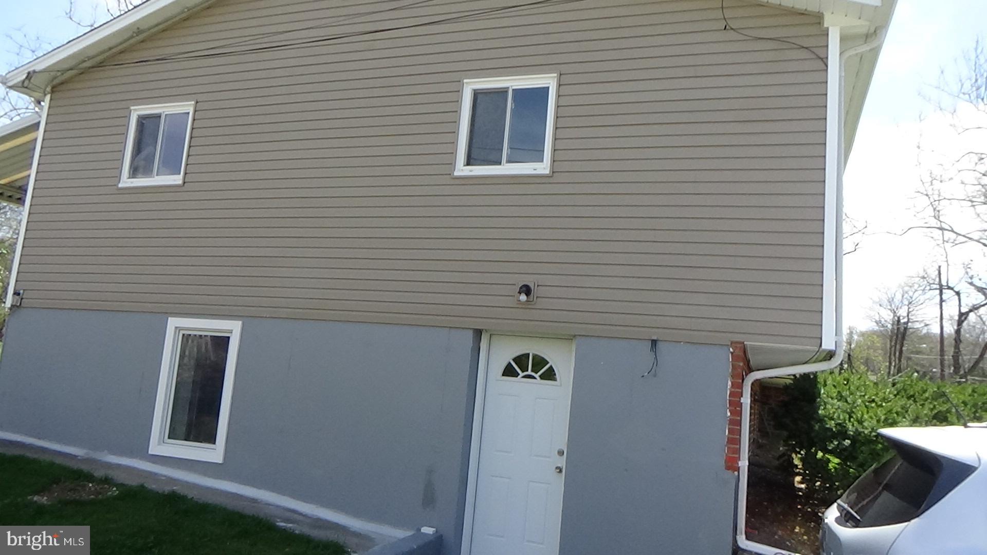 SKYLINE - Residential Lease