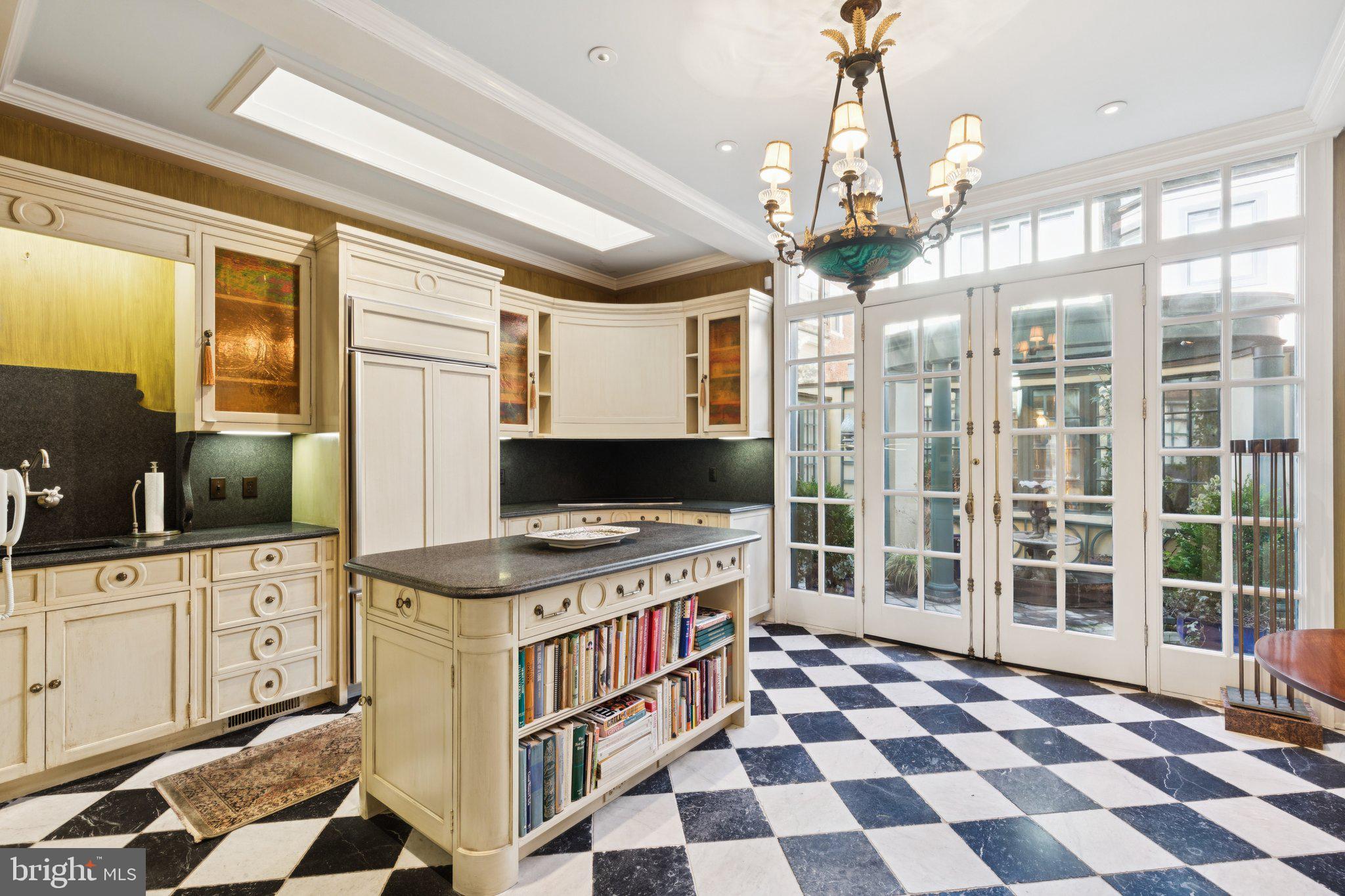 RITTENHOUSE SQUARE - Residential