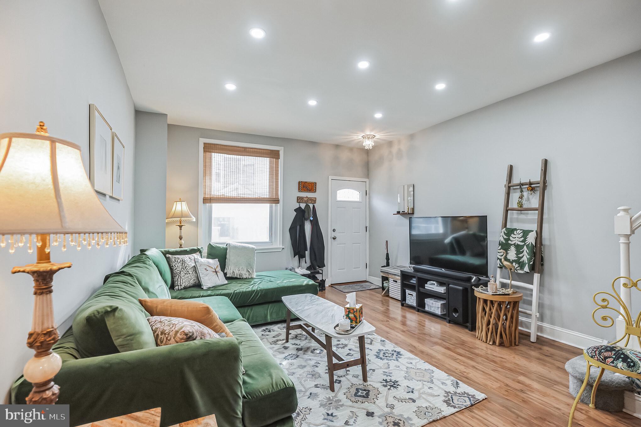PORT RICHMOND - Residential