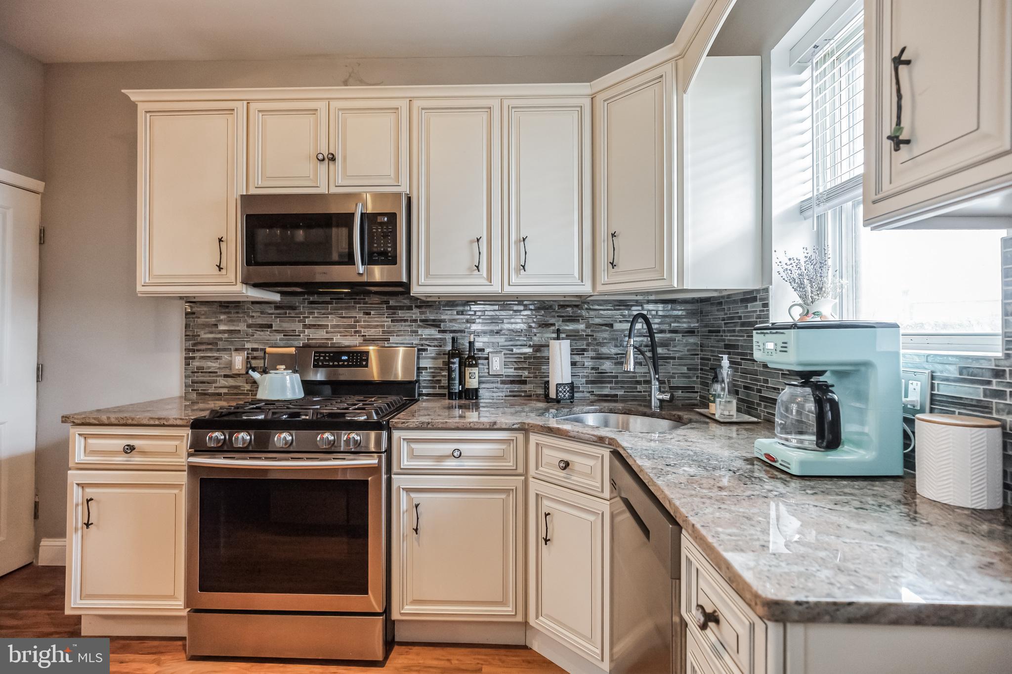 PORT RICHMOND - Residential