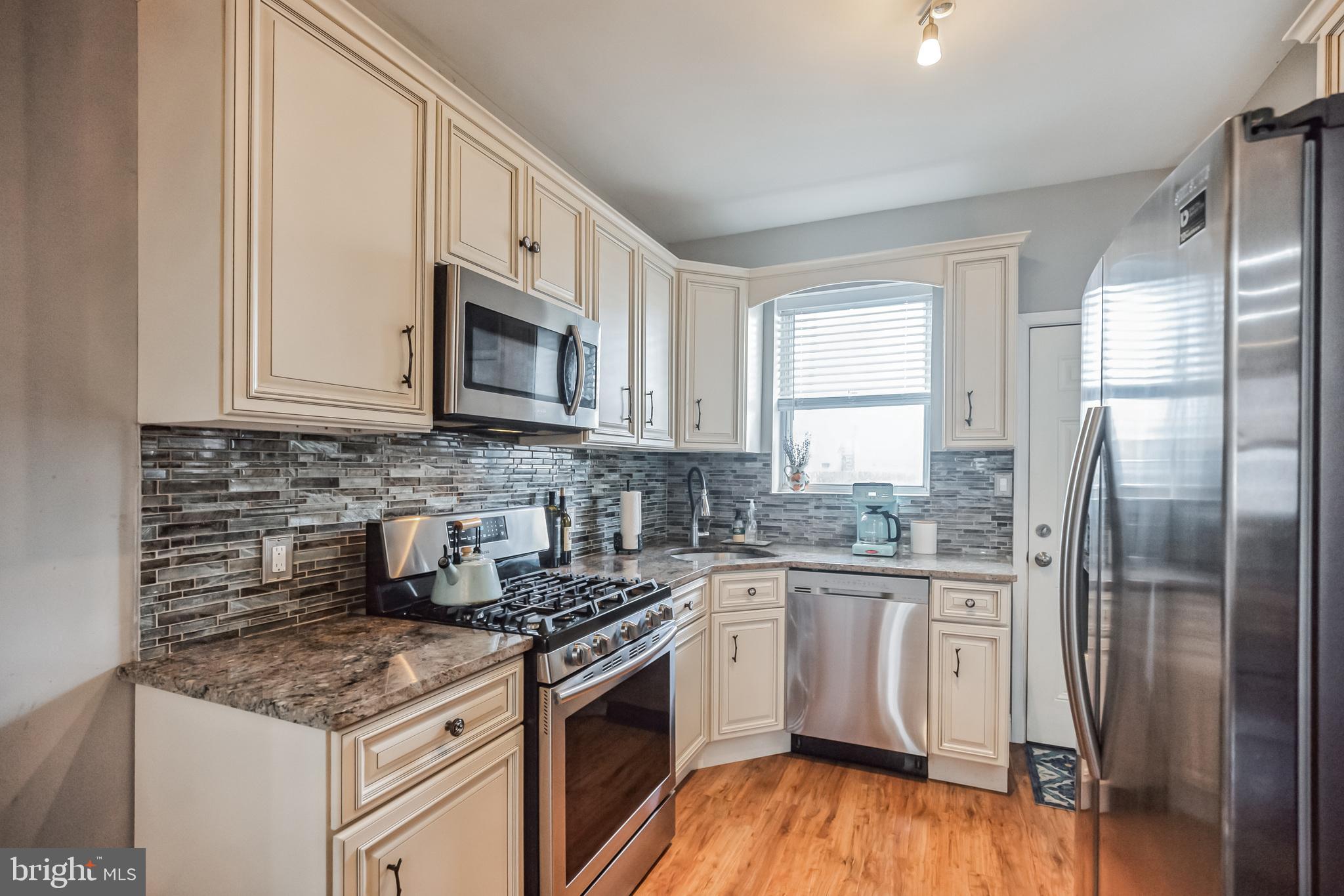 PORT RICHMOND - Residential
