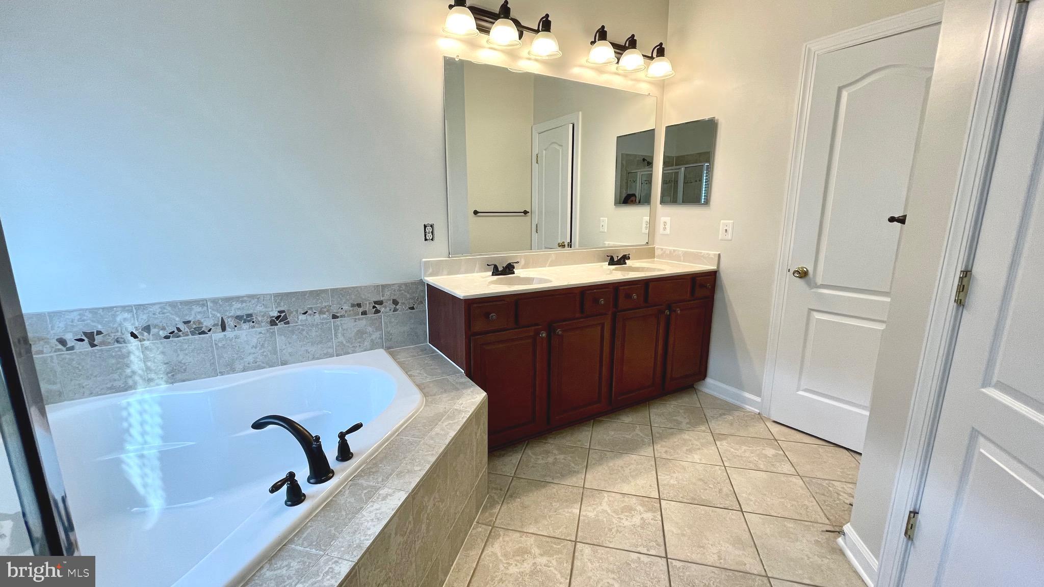 ARORA HILLS - Residential Lease