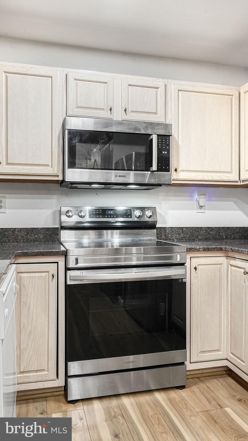 WESTLAKE - Residential