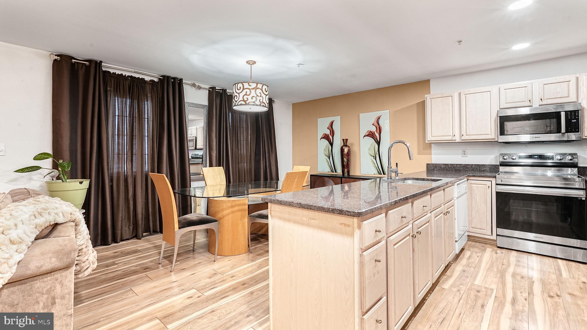 WESTLAKE - Residential