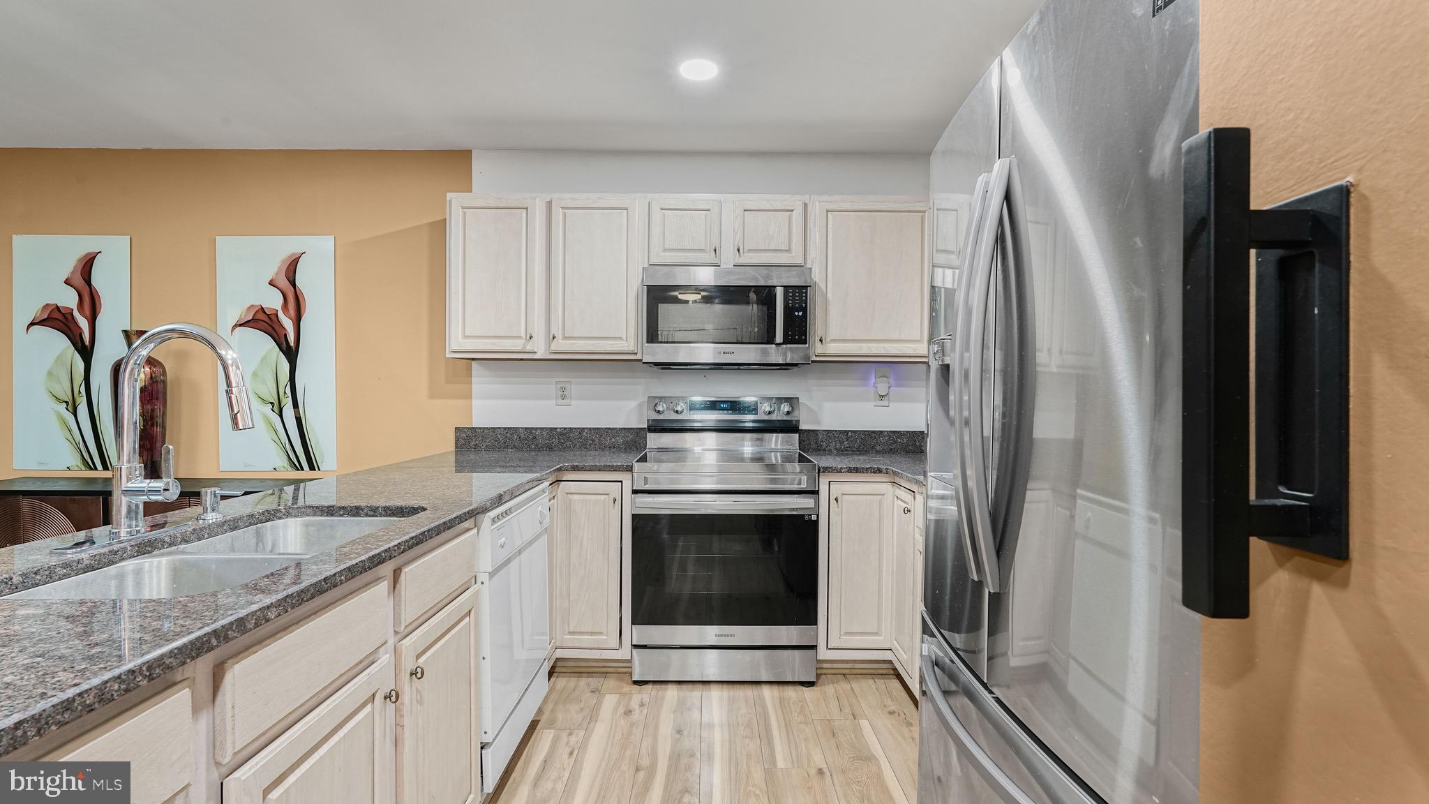 WESTLAKE - Residential