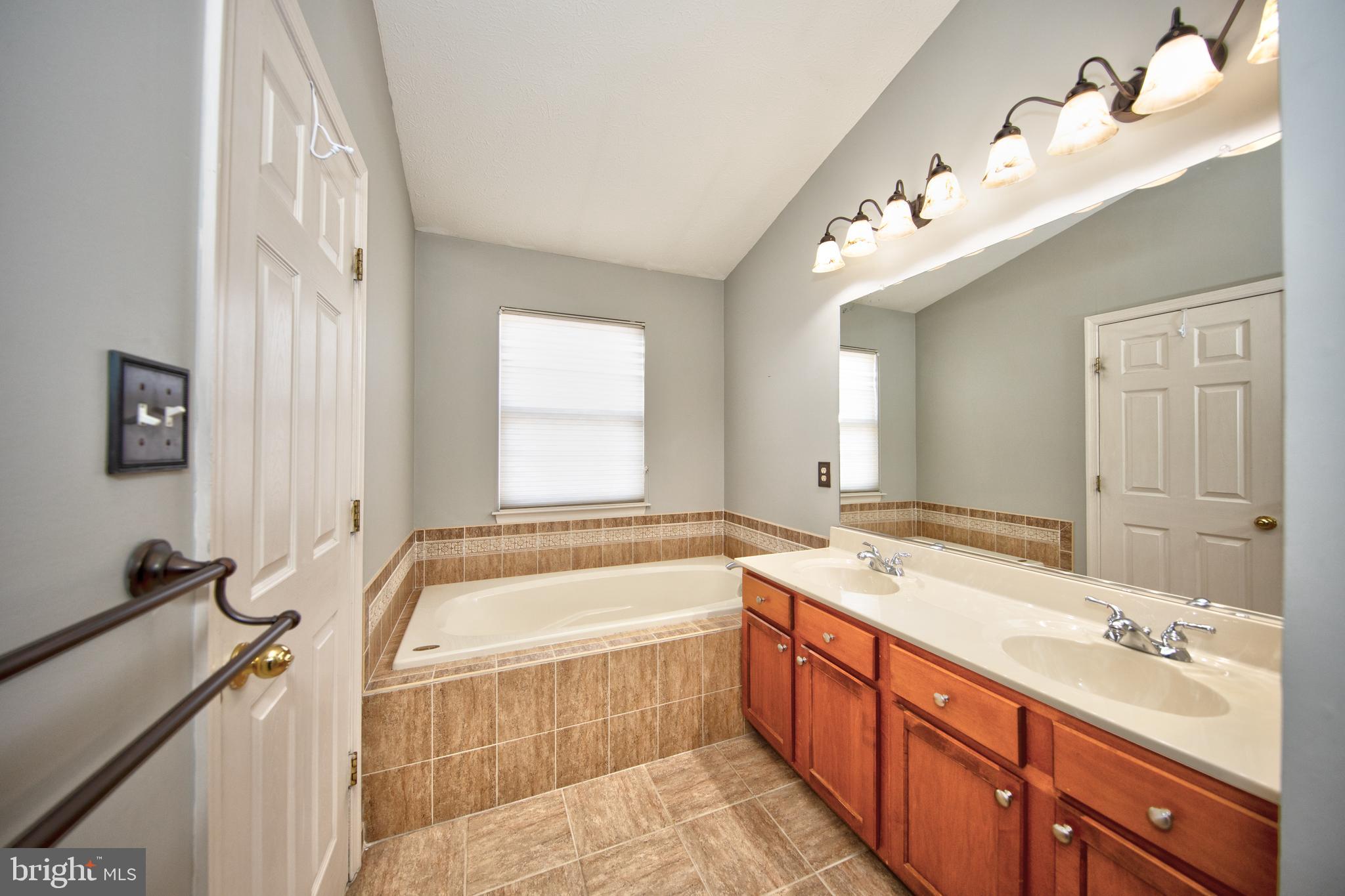 EAGLES LANDING AT WATERS EDGE - Residential Lease