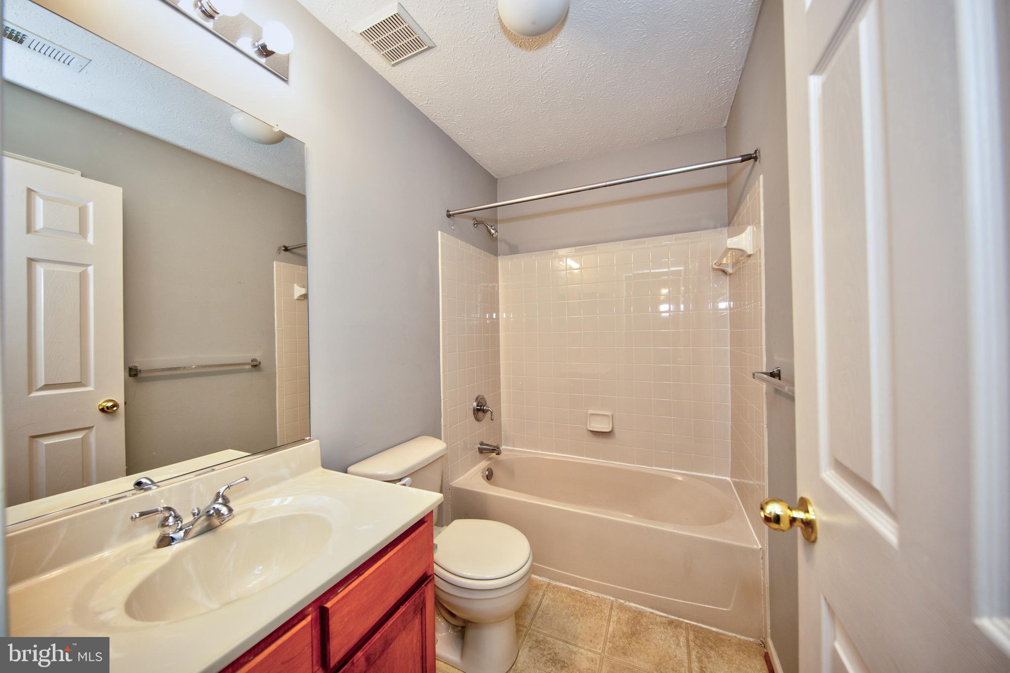 EAGLES LANDING AT WATERS EDGE - Residential Lease